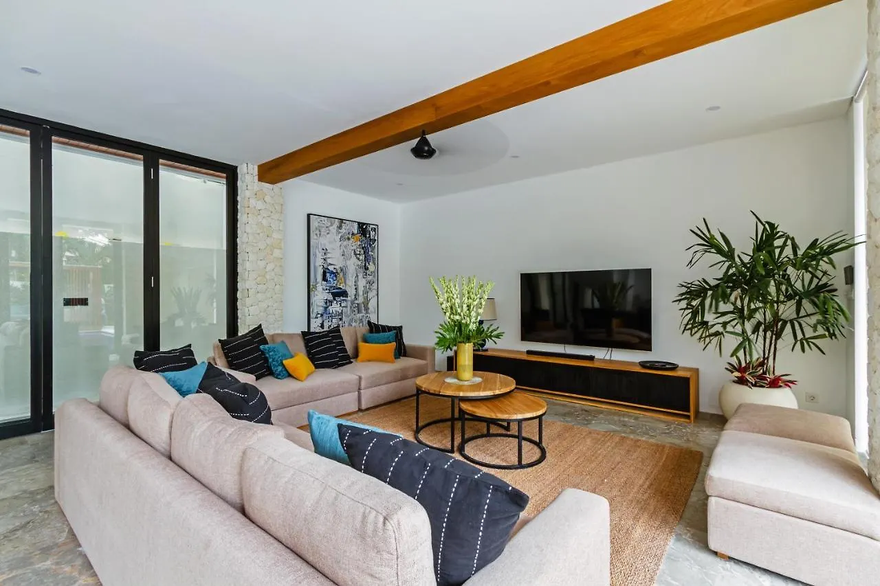 The Botanical 6 Bed Luxury 900 Meter From Beach Seminyak 0*,  Endonezya